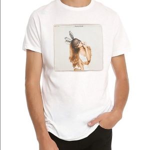Cute NWT Ariana Grande unisex T-shirt